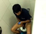 Str8 spy guy in public toilet