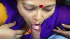 Desi aunty giving blowjob and deepthroat drank cum